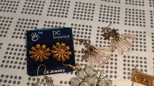 Bundle of 6 earrings