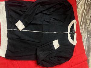 cozy black knitted sweatshirt