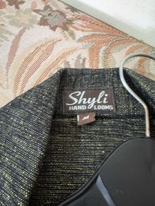 Stylish Sleeveless Jacket