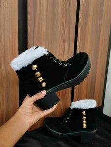 🇬🇧Chic Black Faux Fur Lined Boots