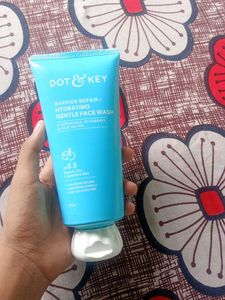 Dot & Key Barrier Repair Gentle Face Wash