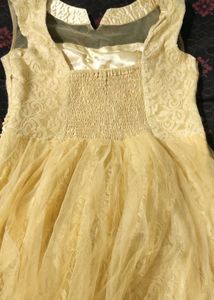 Elegant Yellow Lace Evening Gown