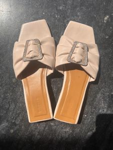 Cream Beaded Flat