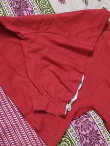 Red Graphic Tee "Trading"