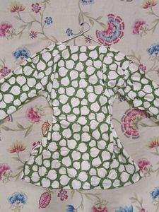 Stylish Green Leaf Print Kurta