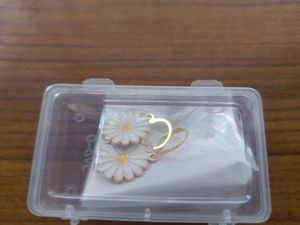 Daisy Flower Dangle Earrings