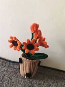 DIY Pipe Cleaner Flower Pot Decor