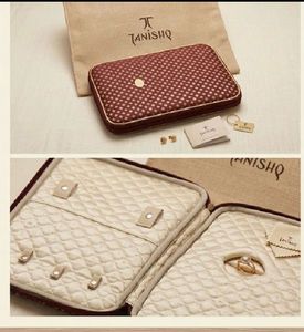 Jeweller pouch Embellished by Tanishq