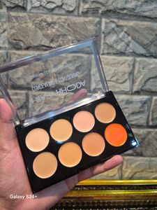 Hilary Rhoda Concealer &amp; Contour Palette