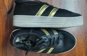 2 pairs Women Casual shoes