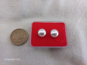 Elegant Pearl Like Stud Earrings