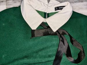 Chic Green Scalloped Blouse with Bow