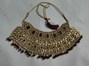 Exquisite Kundan &amp; Pearl Choker Necklace Set