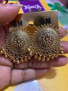 New Matte golden earring