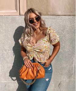ASTR the Label Jayala Floral Puff Sleeve Top