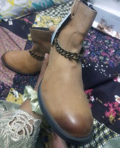 totally new pure leather boots