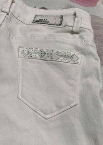 white solid jeans