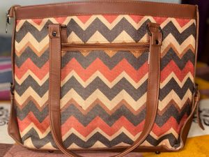 Stylish Chevron Pattern Tote Bag