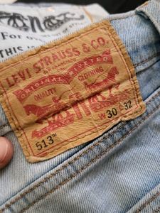 Classic Levi's 513 slim straight fit