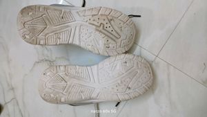 Unisex Sports Shoes.