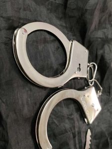 Metal Handcuffs 👮🚔🚨 For police play game