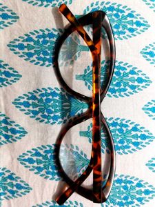 Stylish Tortoiseshell Cat-Eye Glasses