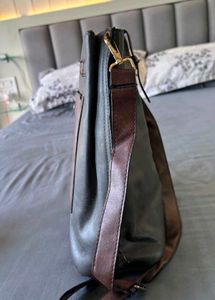 Chic Crossbody Bag with Buckle Detail