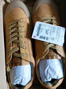New North Star By Bata Size 8 Mens Shoe