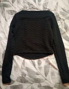 Black Long Sleeve Crop Top (slightly negotiable)💥