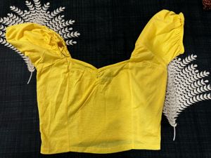 Butter yellow top