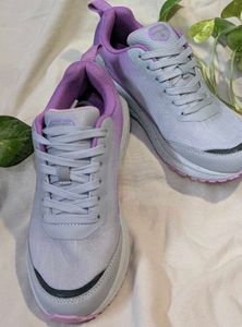 Women's Grey Sneakers size 4/EU 37🥂