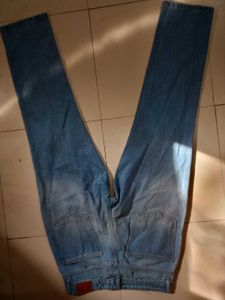 Light Wash Ripped Denim Jeans