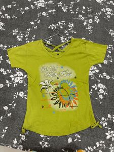Chic V-Neck Graphic Tee