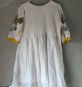 Embroidered White Cotton Kurta