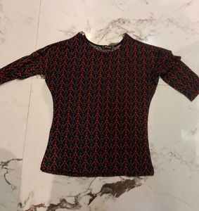 S size Stylish Red and Black Printed Top