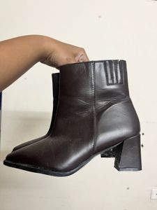 Chic Brown Block Heel Ankle Boots