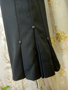 Chic Black Midi Skiry