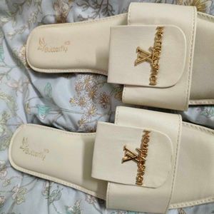 Stylish Cream Flat Sandals