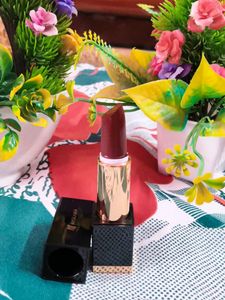 Myglamm Manish Malhotra Hi-Shine Lipstick - 4 gm (