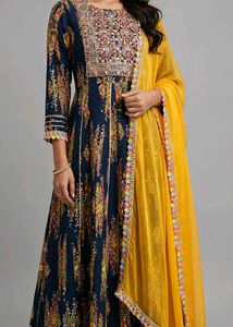 Stylish Ethnic Kurta with Dupatta Set