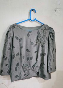 Chic Gray Leaf Print Top with Bow Detail