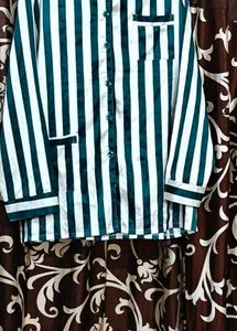 Striped Satin t shart no offer please 🙏