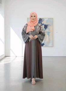 🌸Dubai Imported Dual-Tone Embroidered Abaya