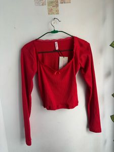 Long Sleeves Red Top