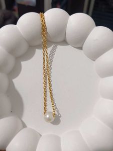 Elegant Gold Chain Necklace with Pearl