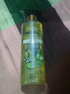 Vaadi Herbals Olive &amp; Green Apple Hand Wash