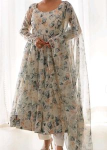 Elegant Floral Print Kurta Set