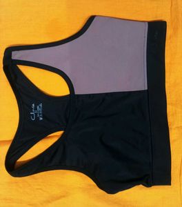 Medium Impact Padded Colourblocked Sports Bra with