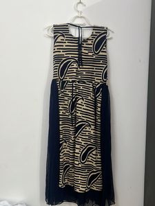 Stylish Patterned Dress with Belt