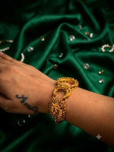Exquisite Gold Plated Lion Head Bracelet